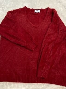 Old Navy Women's Red Fuzzy V-Neck Pullover Sweater
